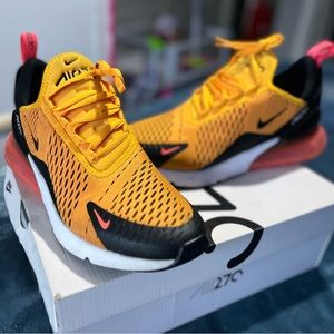 Nike Air Max 270 University Gold | size 9
